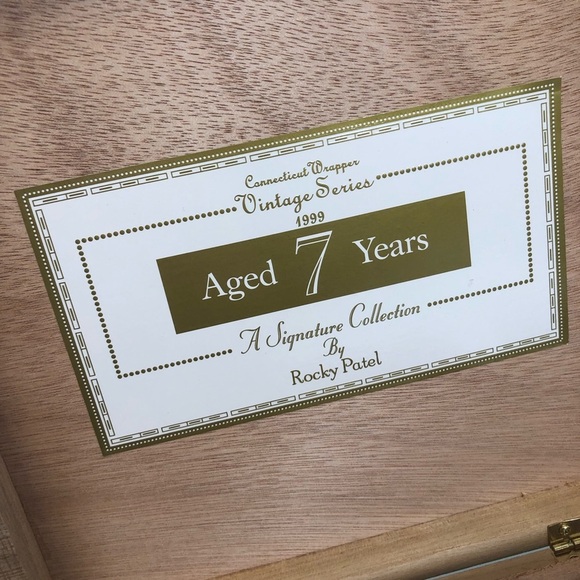 Rocky Patel Churchill Black Wooden Cigar Box - Picture 6 of 14